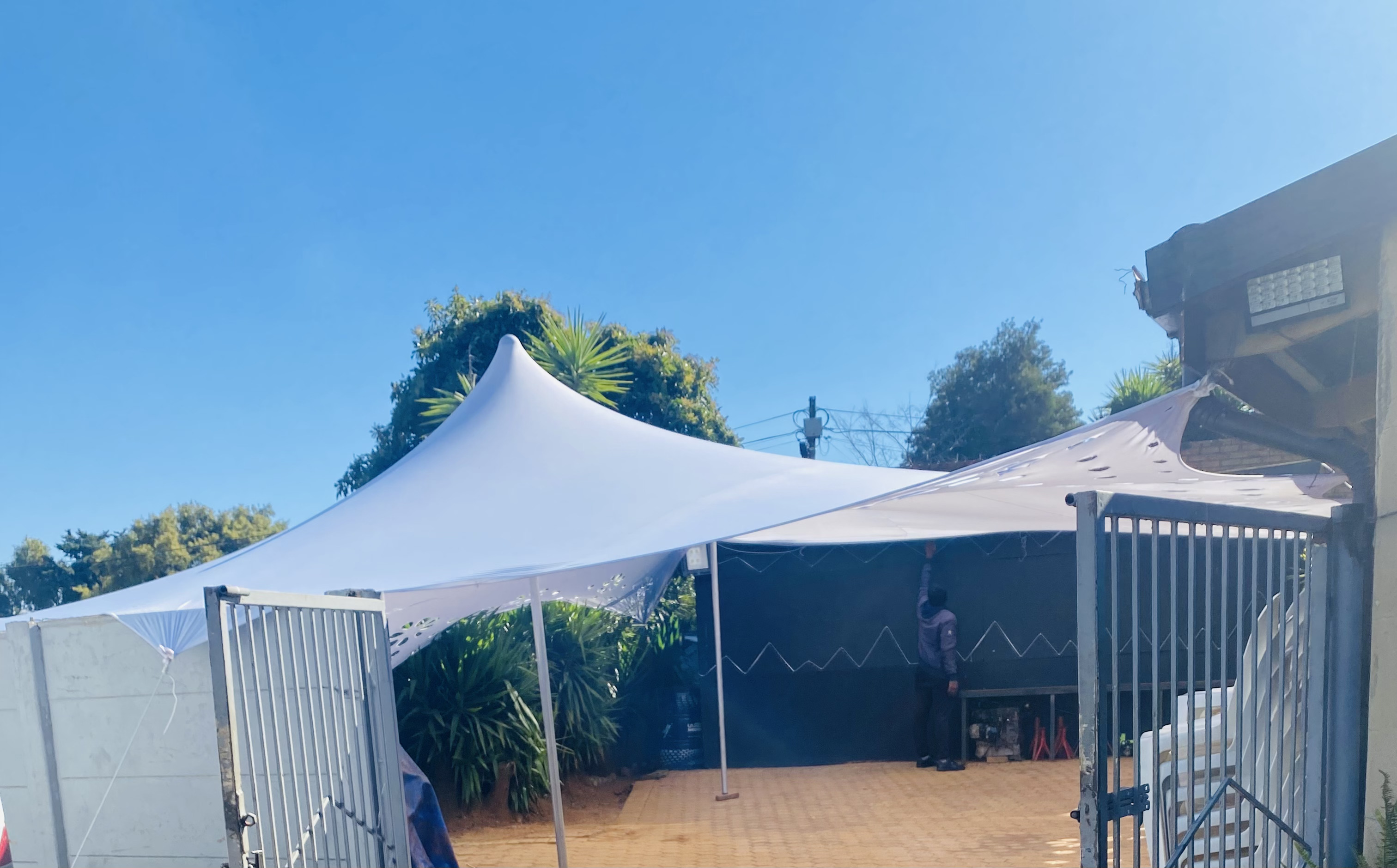 Garden Stretch Tent